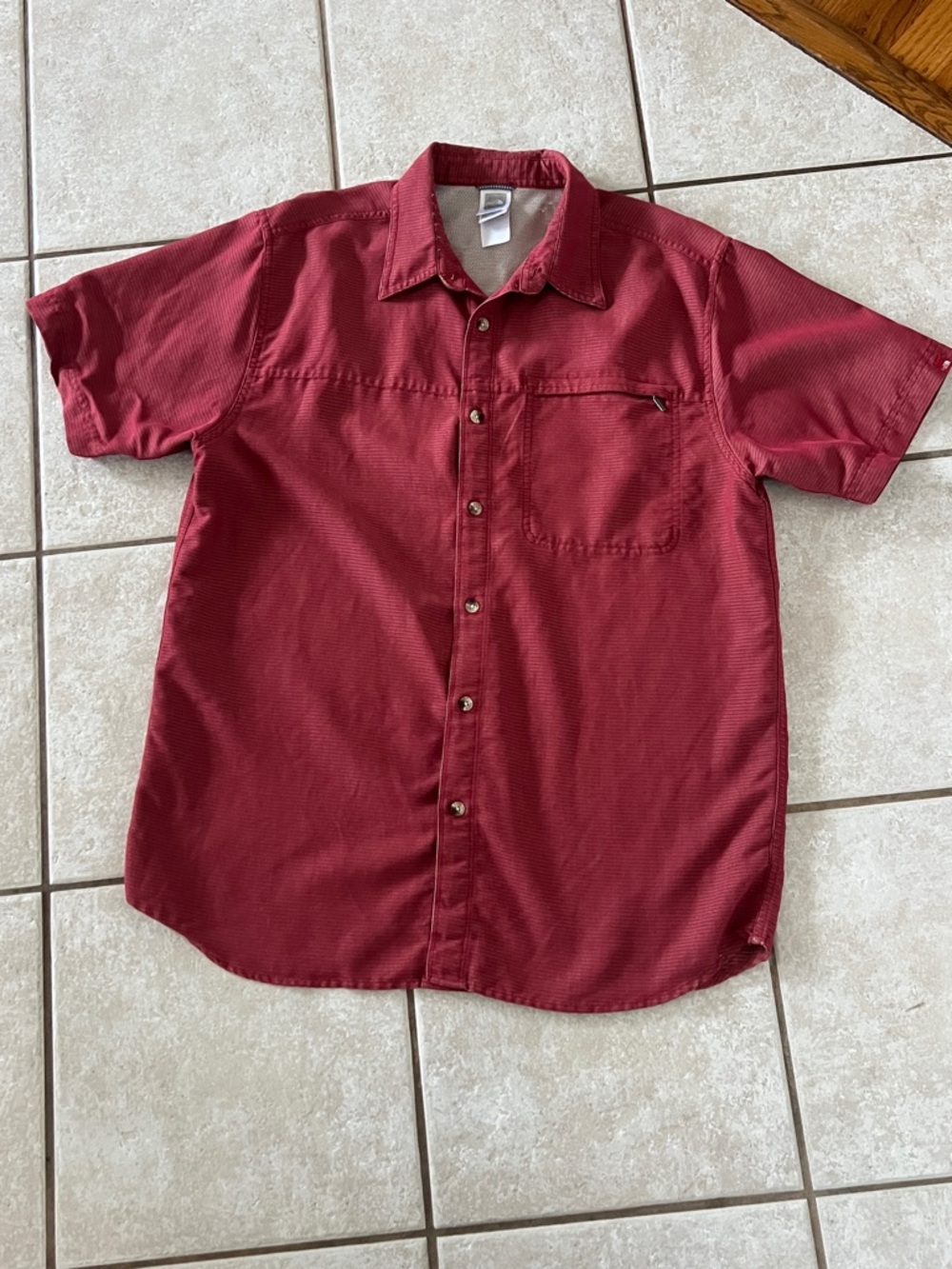 The North Face Men's Short-Sleeve Button-Down Shirt - Wine Red